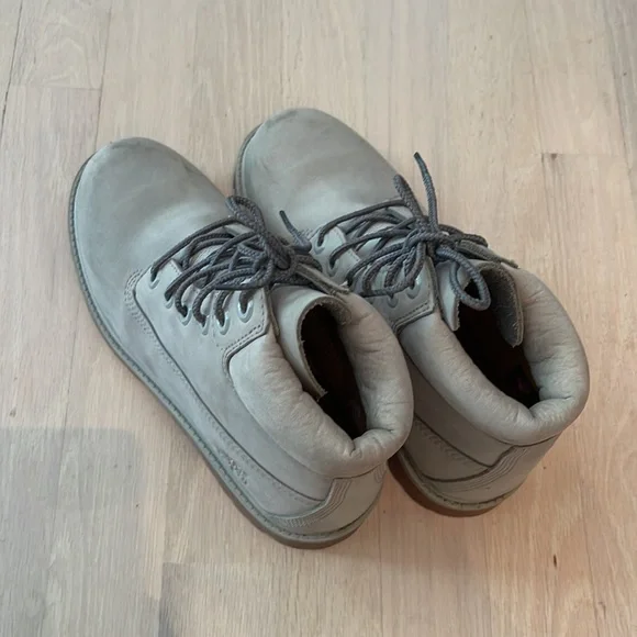 Gray Timberland waterproof boots. - Picture 2 of 3